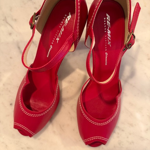PRISTINE Re-Mix Scarlet Red Peep-Toe Sandal Pump - Marked Sz 10, Runs Large - Picture 1 of 7